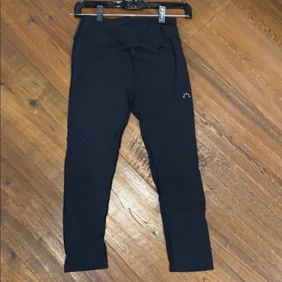 Varley Capri black activewear leggings - Picture 2 of 3